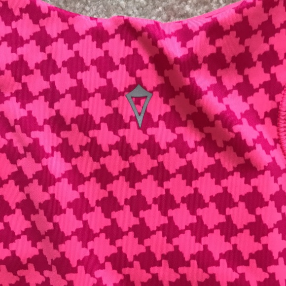 Ivivva by Lululemon Sleeveless Tank Top Size 12 Barbie Pink - Picture 4 of 5